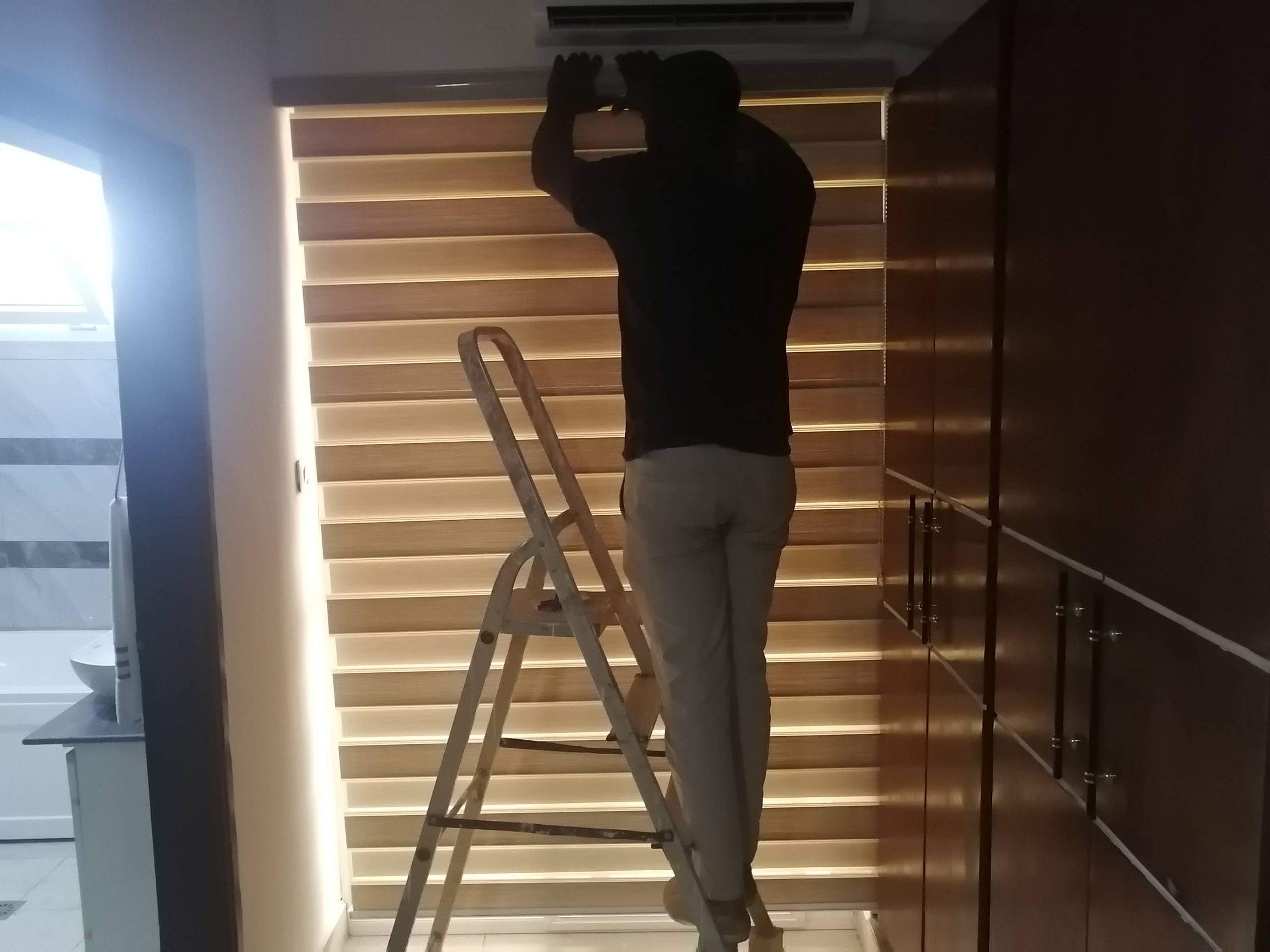 Pose store enrouleur chambre particulier DECORINA Yaoundé Cameroun