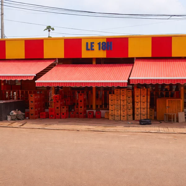 installation auvent Yaoundé le 18h Installation auvent Yaoundé le 18h